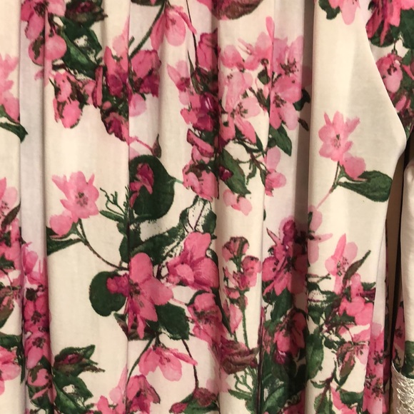 West Loop Floral Off the Shoulder Dress - Picture 4 of 5